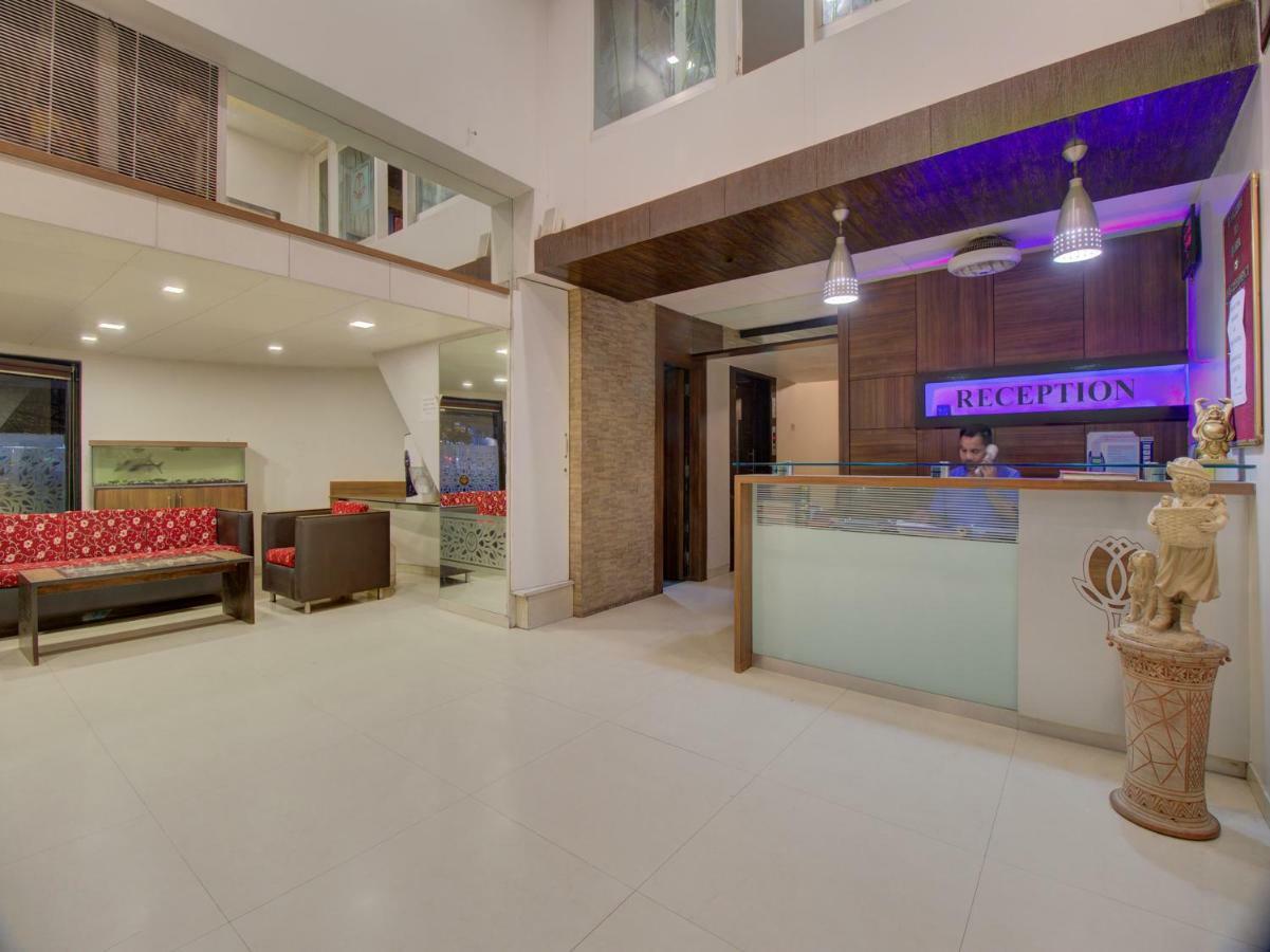 Oyo 35844 Hotel Lotus Residency Sangli Luaran gambar