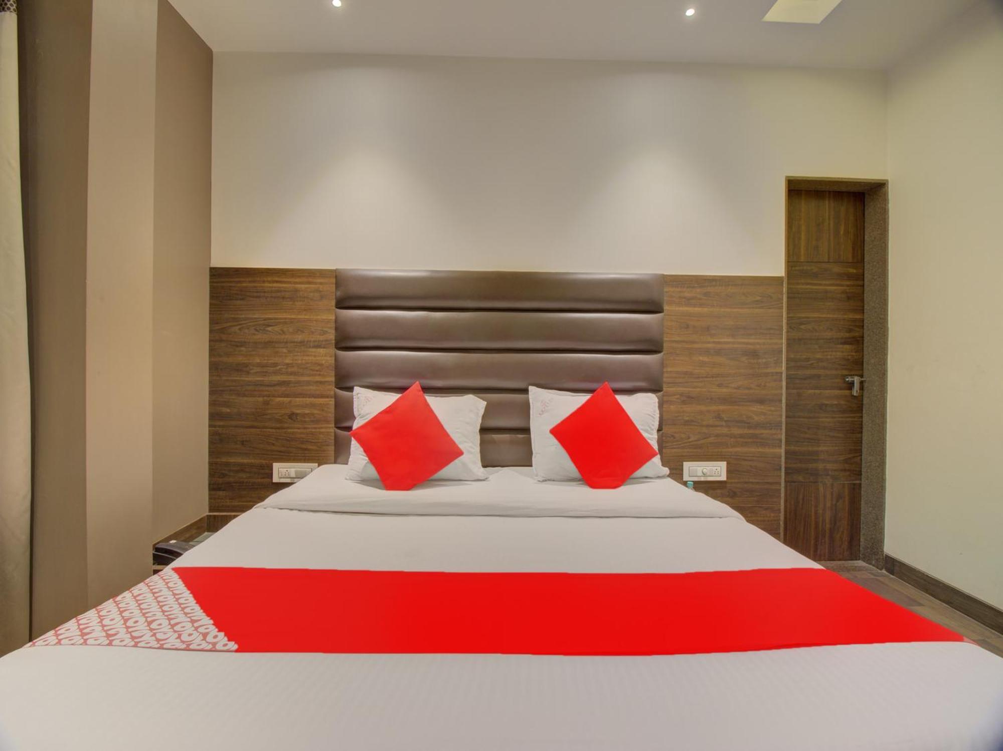 Oyo 35844 Hotel Lotus Residency Sangli Luaran gambar